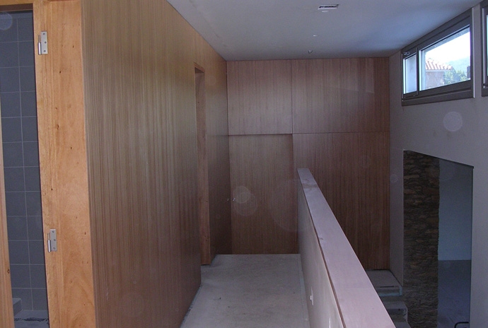 O projecto... o aço corten, a pedra, o reboco... o edifício