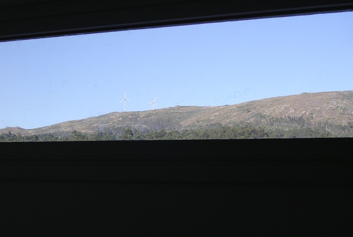 O projecto... o aço corten, a pedra, o reboco... o edifício