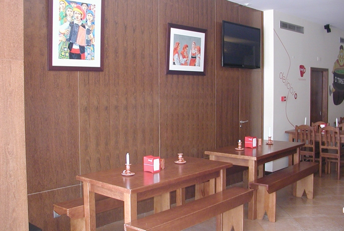 Bar em espaço de edifício